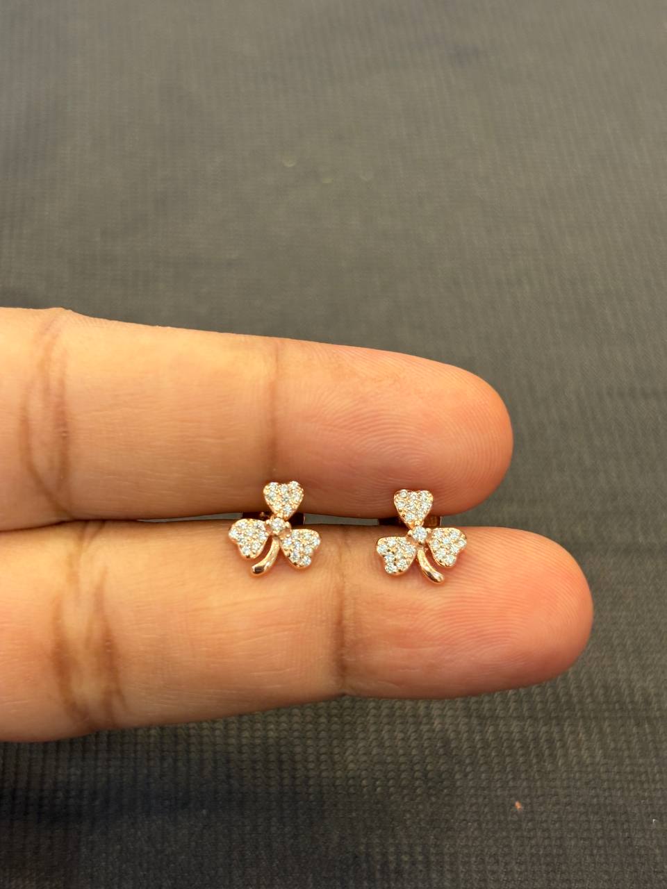 Silver dafo flower with rosegold finish
