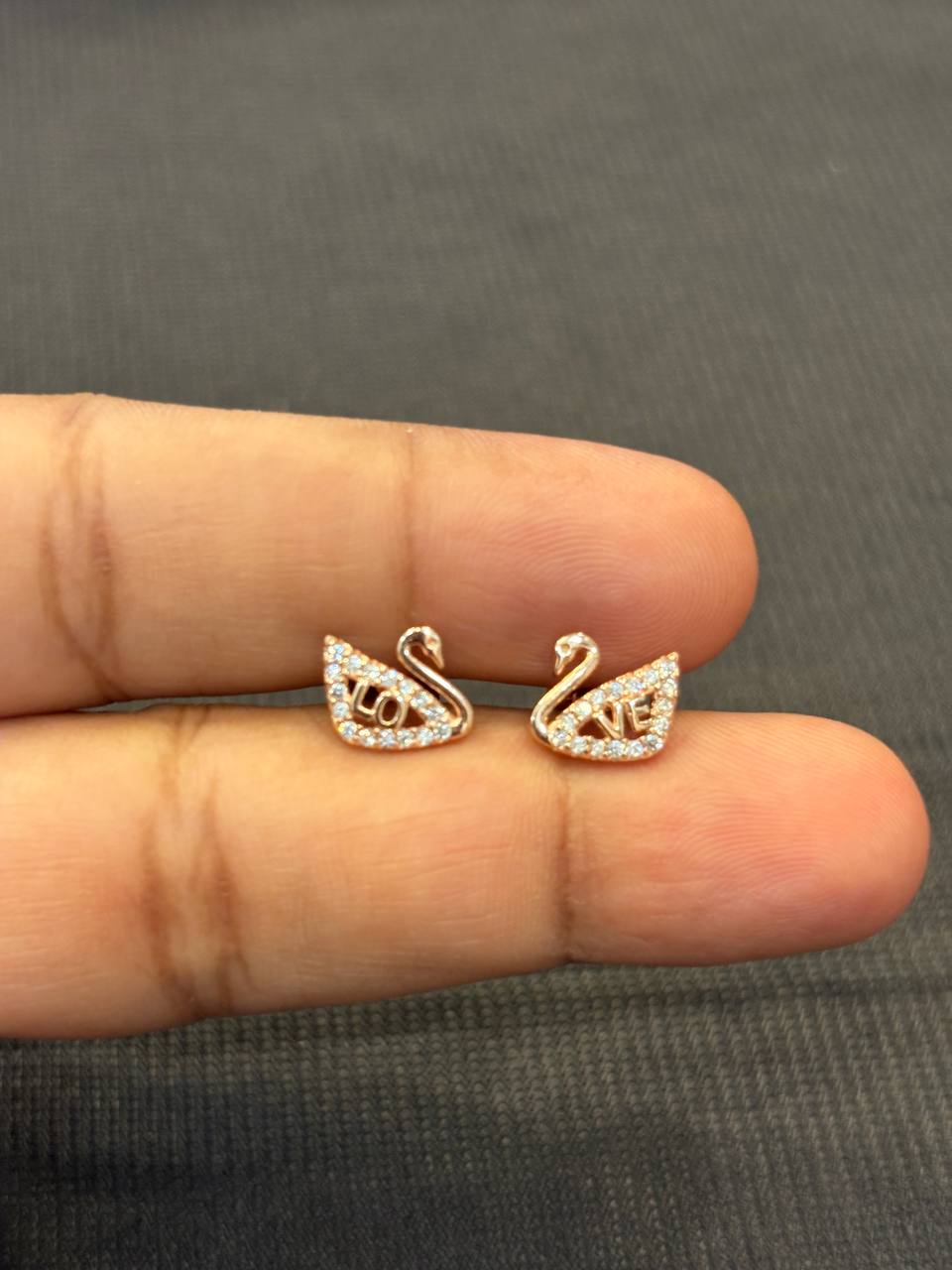 Silver love swan stud with rosegold finish