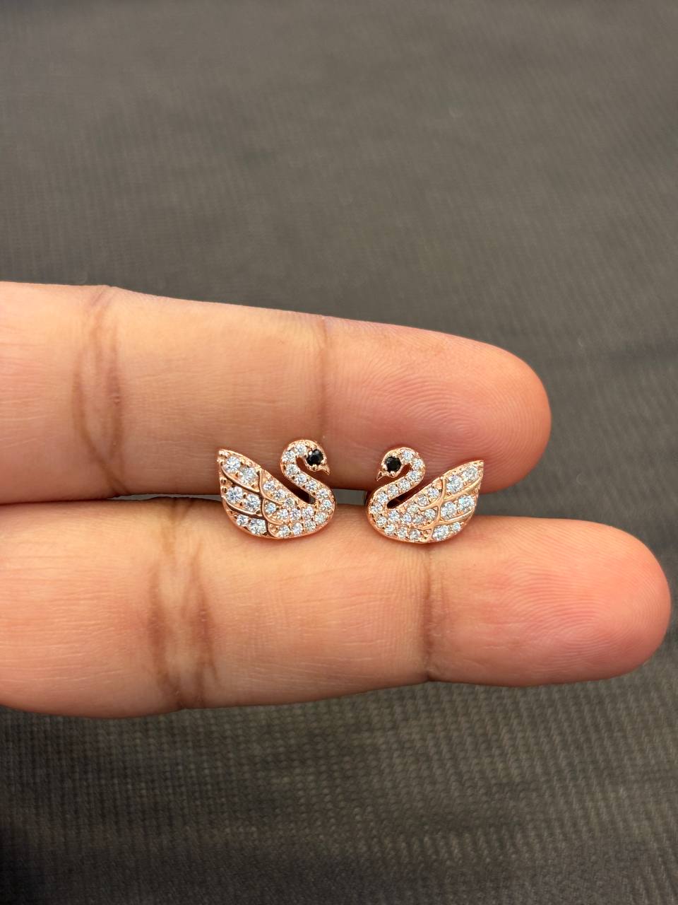 Silver blacky swan with rosegold finish