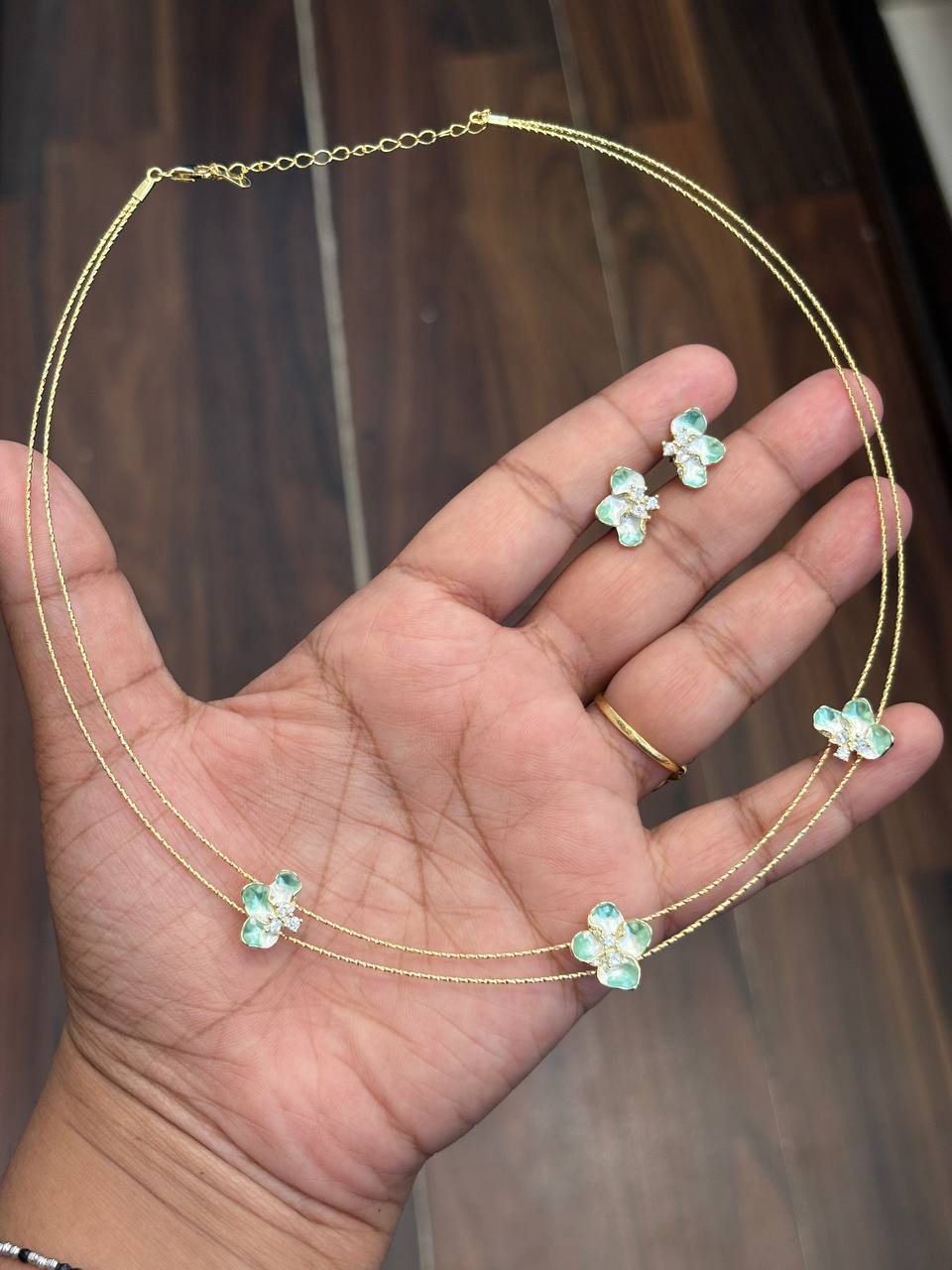 Silver mia necklace with gold finish