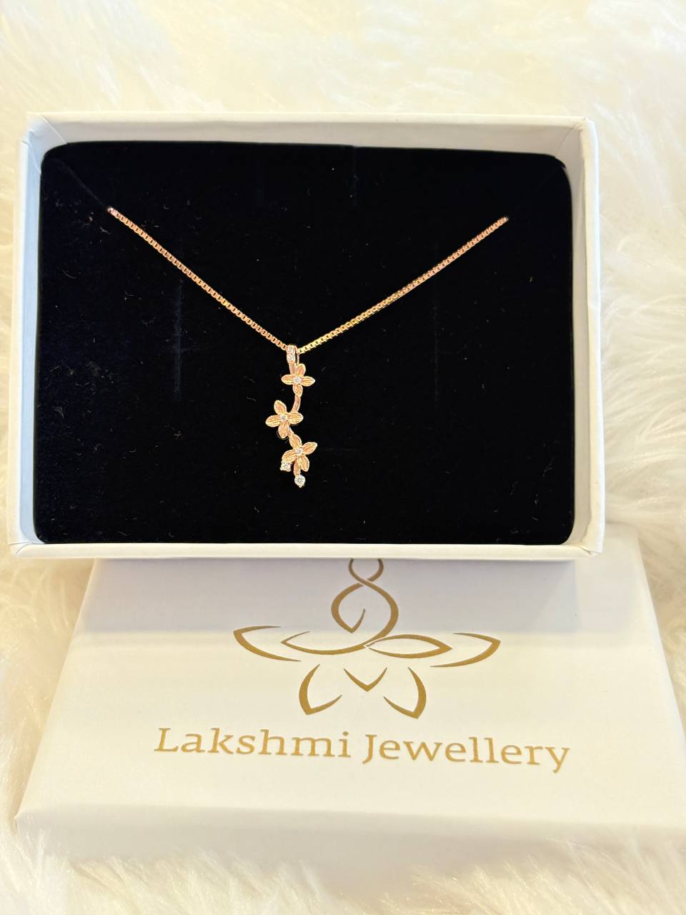 Silver hanging flower with rosegold finish