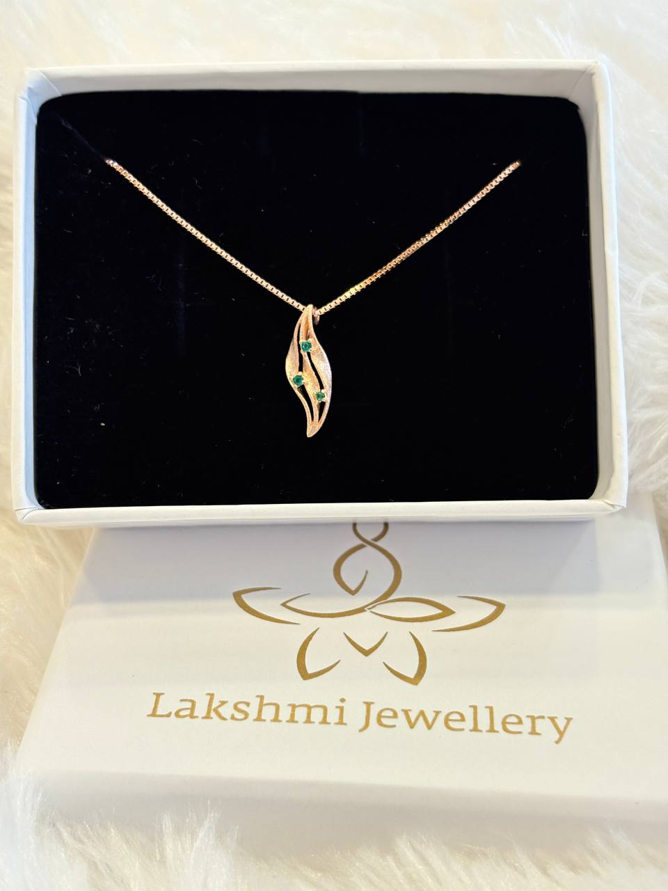 Silver mugili green chain with rosegold finish