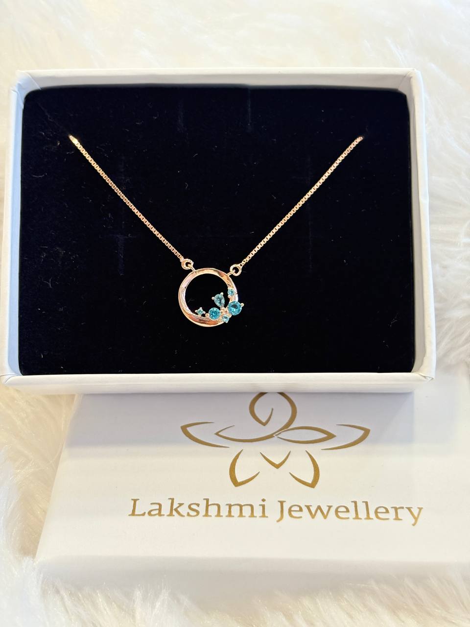 Silver blue oviya chain with rosegold finish