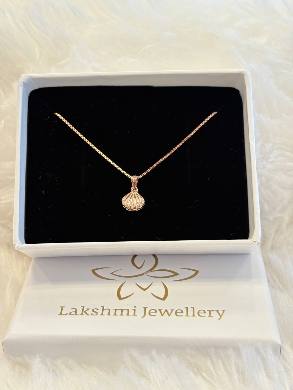 Silver sippi chain with rosegold finish