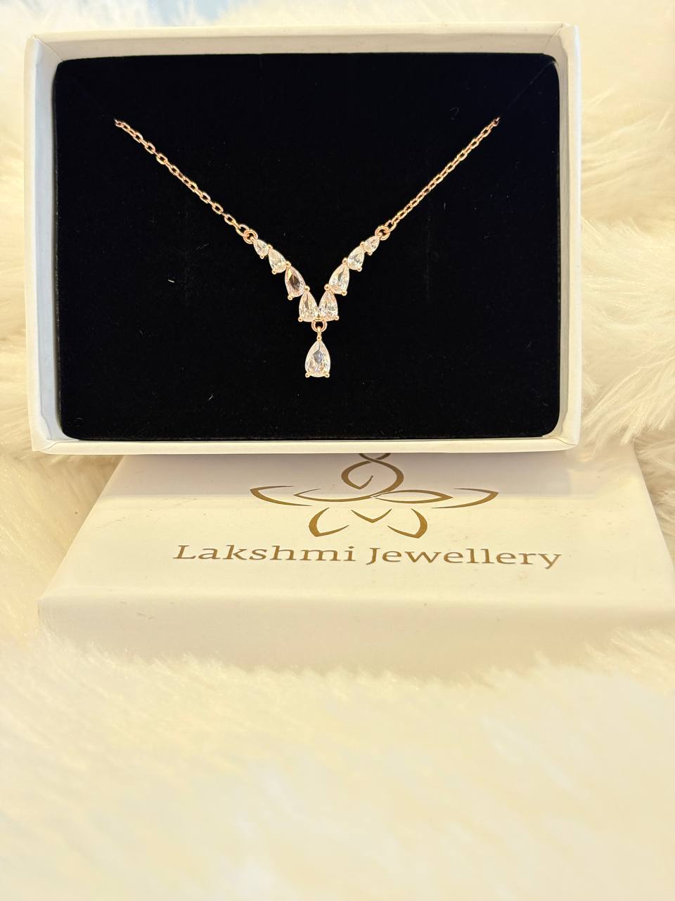 Silver adhira chain with rosegold finish
