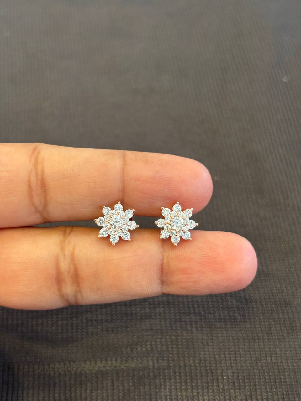 Silver aneha stud with rosegold finish
