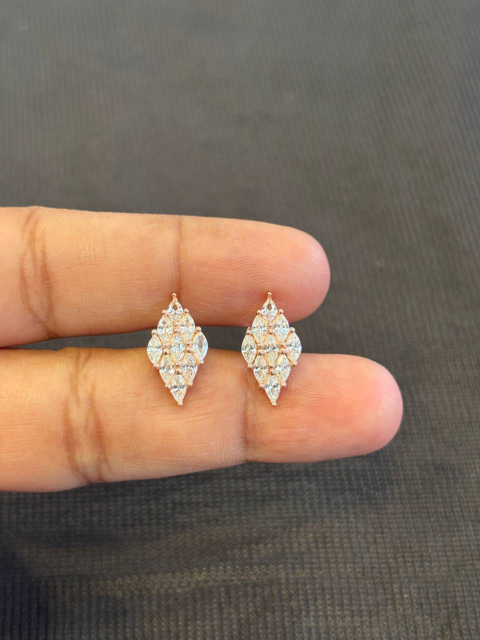 Silver marghazhi stud with rosegold finish
