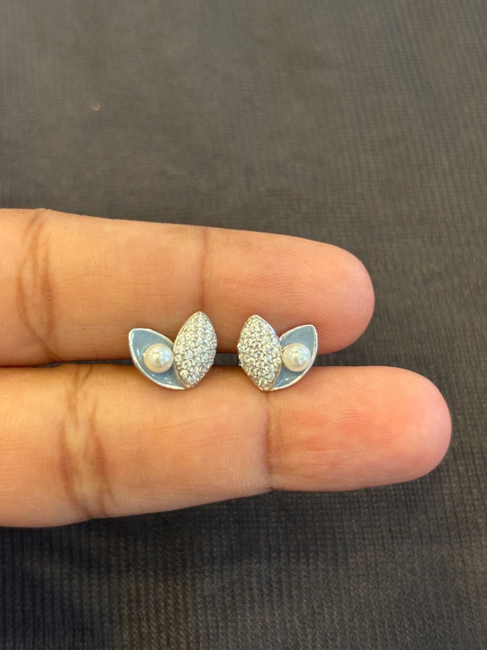 Silver leaf pearl