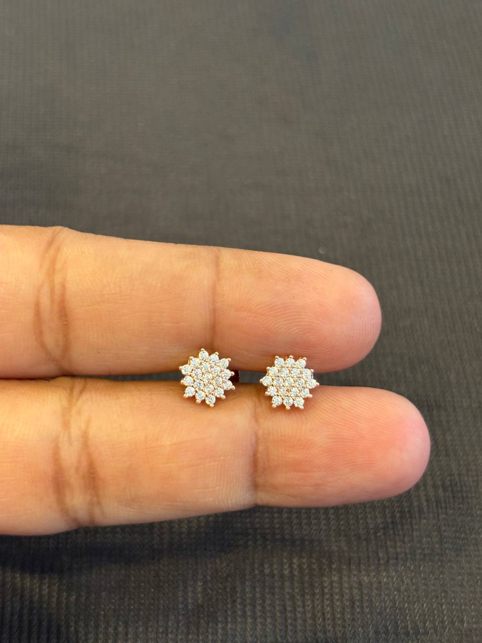 Silver asha stud with rosegold finish