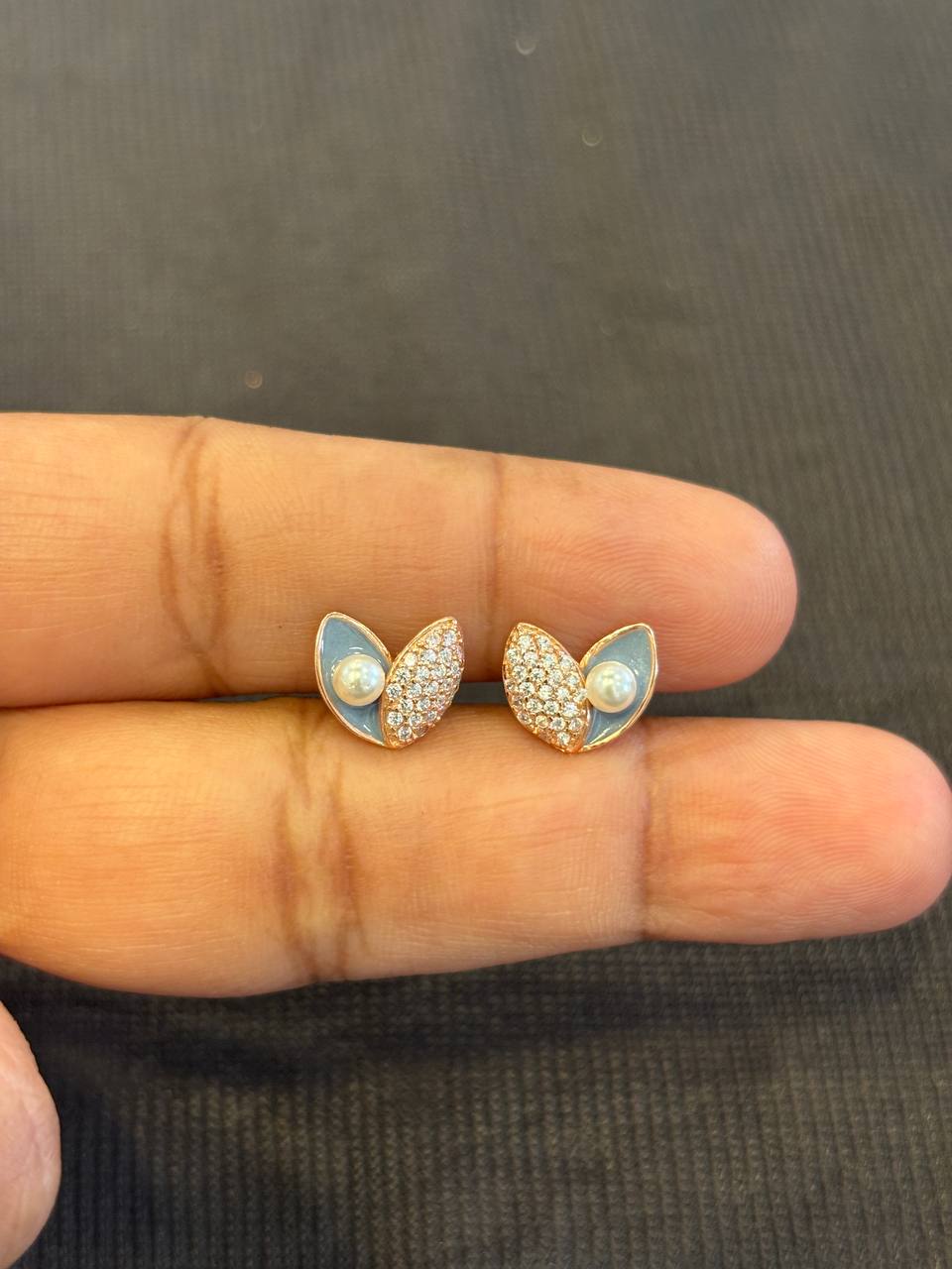 Silver leaf pearl with rosegold finish