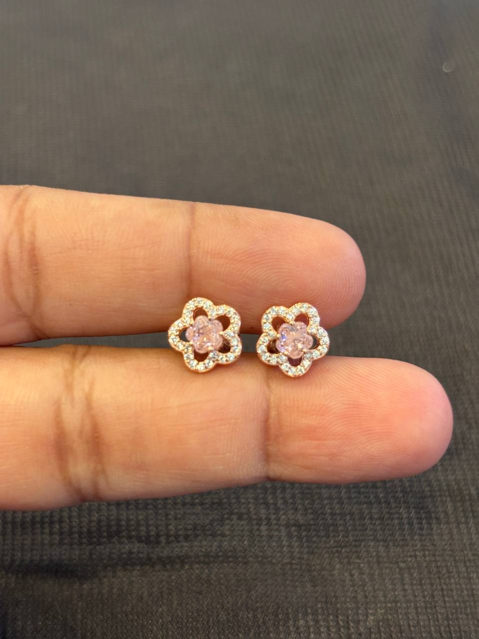 Silver pinkyy stud with rosegold finish