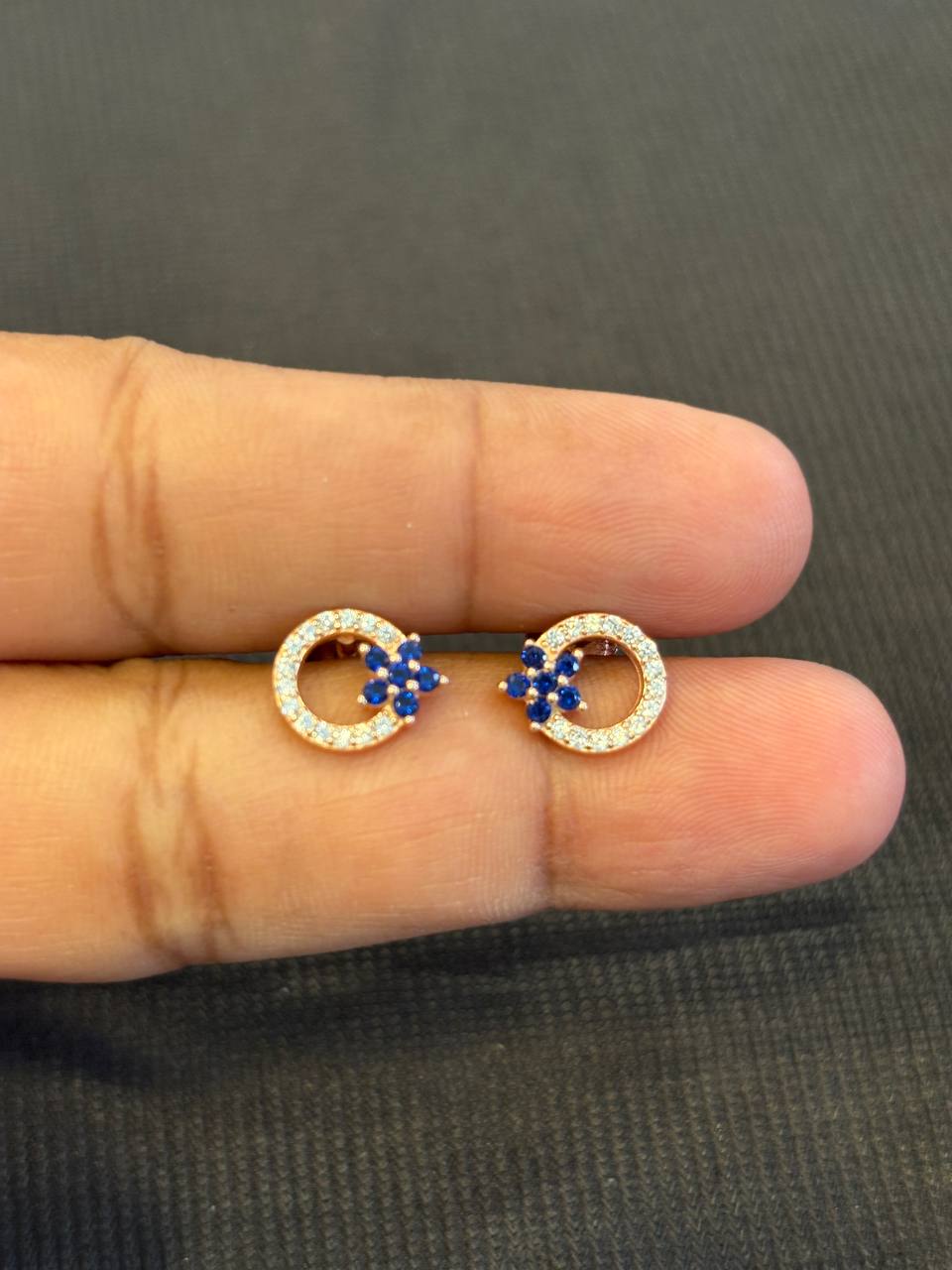 Silver bluee flower with rosegold finish