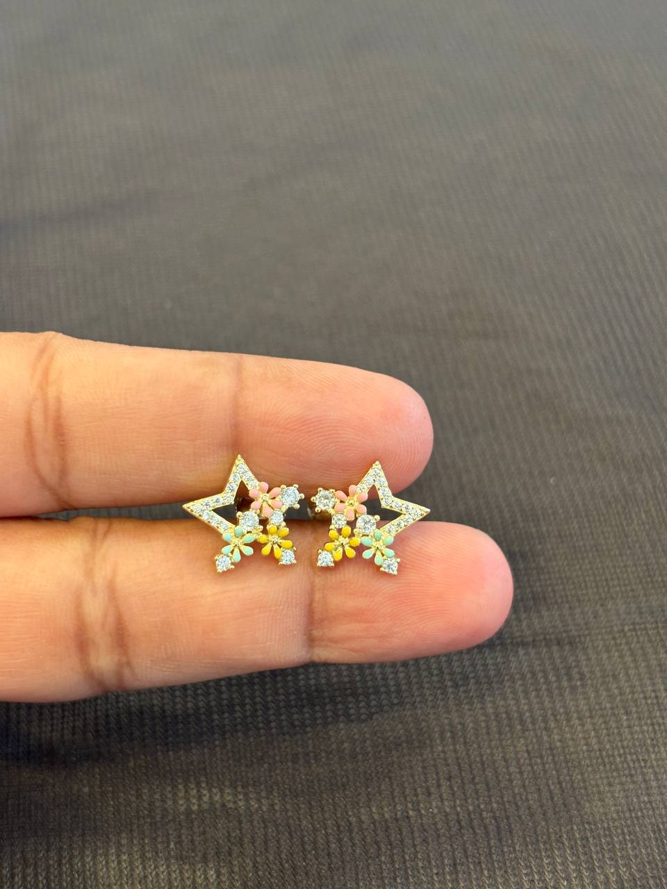 Silver star flower with gold finish
