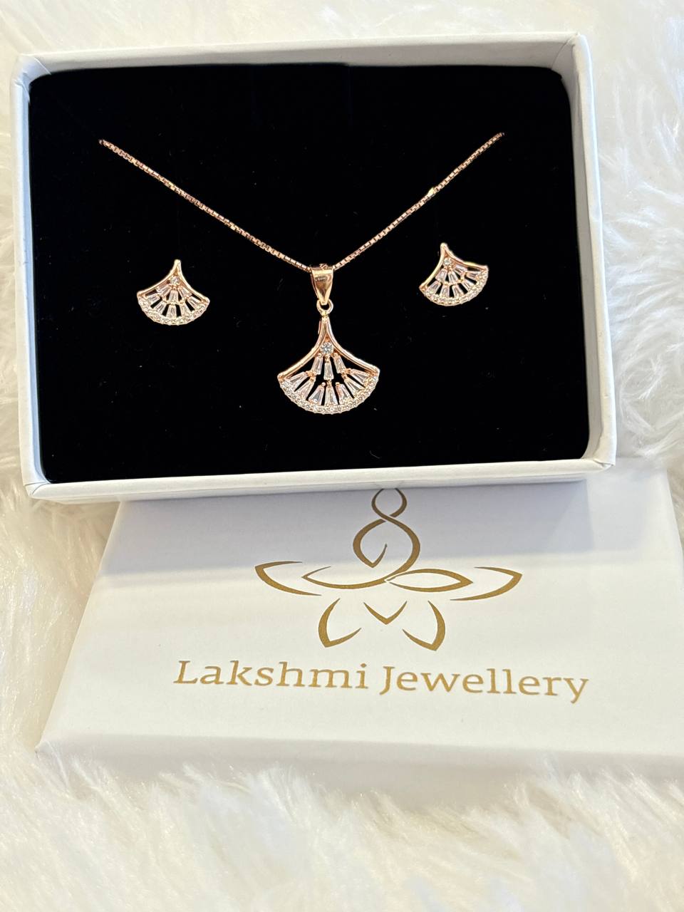 Silver angel set with rosegold finish