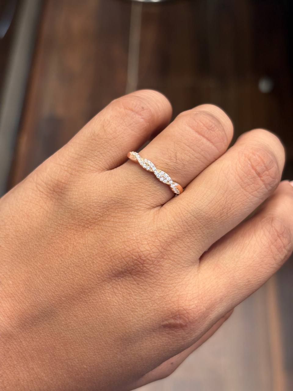 Silver twisted ring with rosegold finish (adjustable)