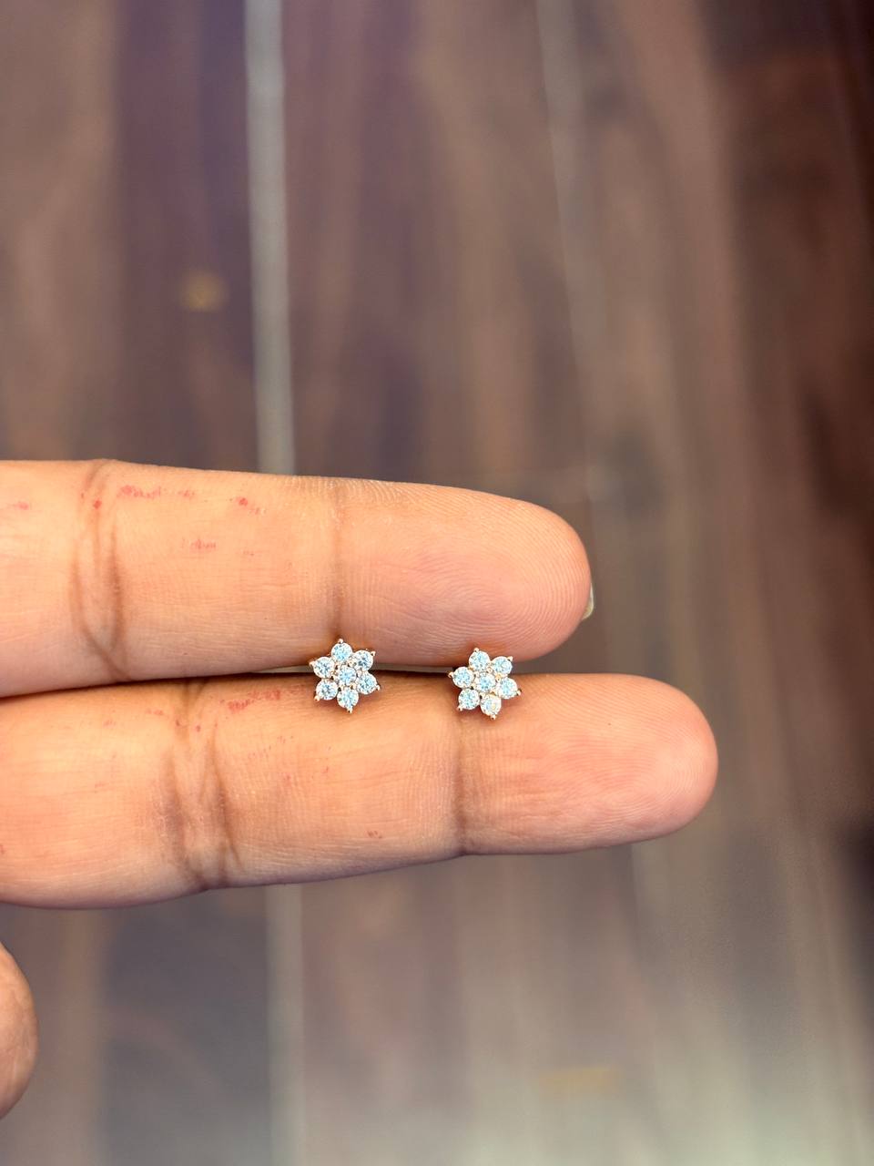 Silver seven stone second stud with rosegold finish