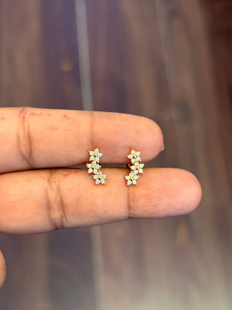 Silver triple flower second stud with gold finish