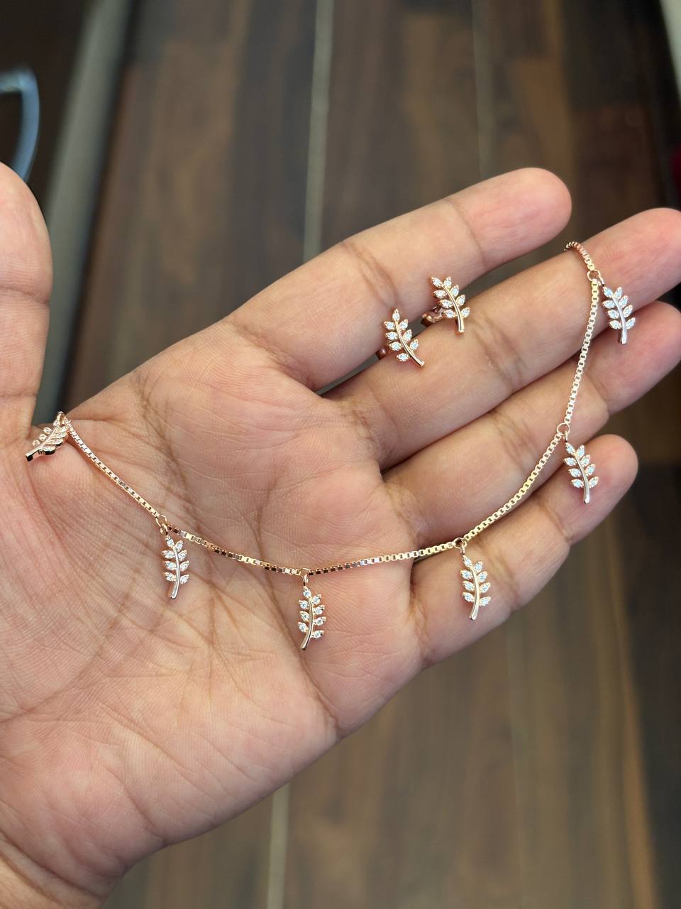 Silver leaf charm chain with rosegold finish