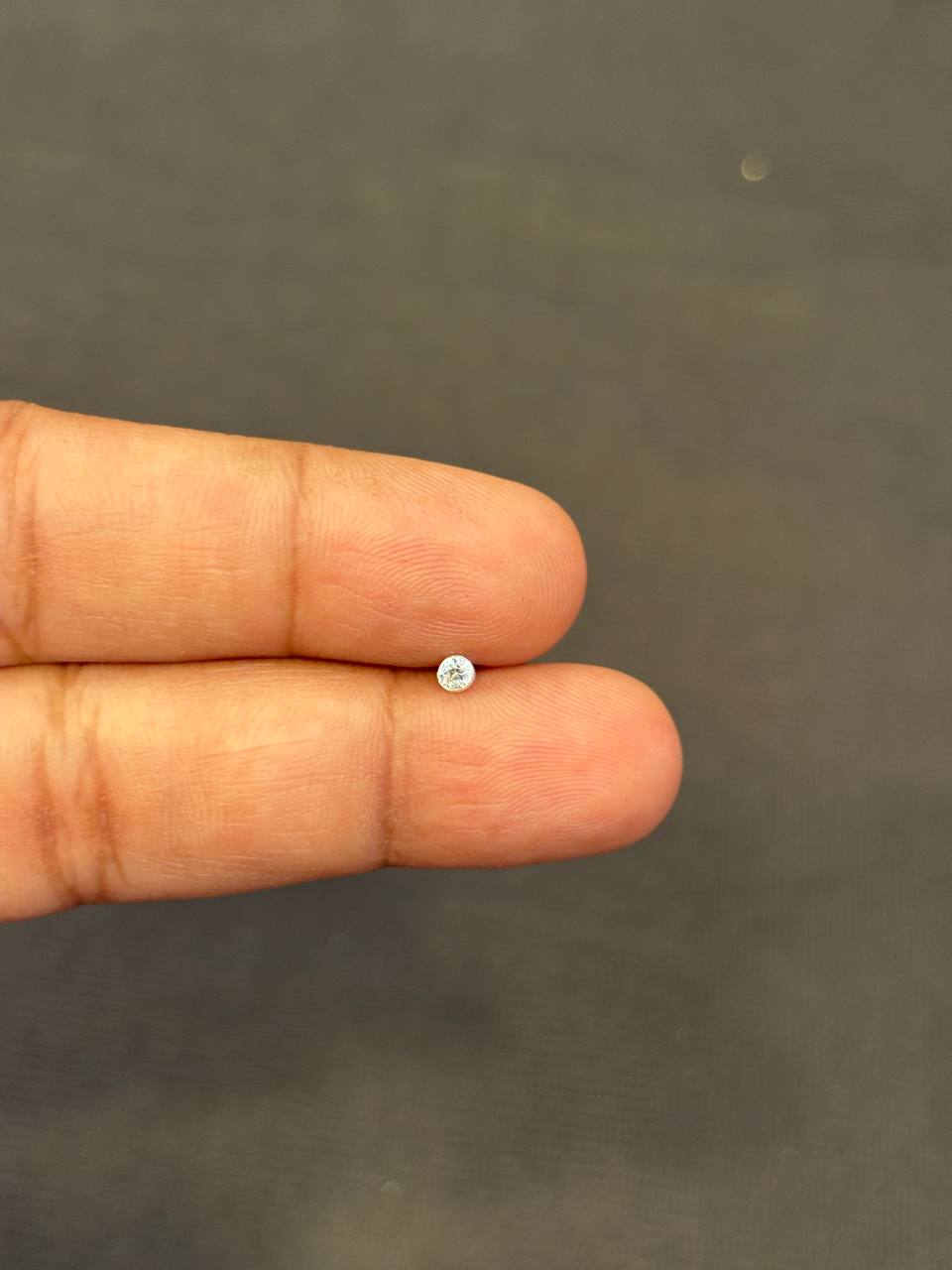 Silver  medium size single stone nosepin
