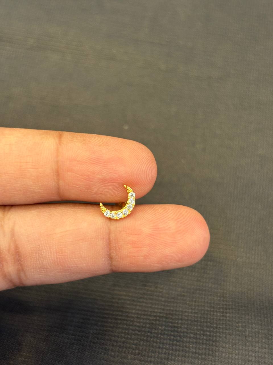 Silver moon nosepin with gold