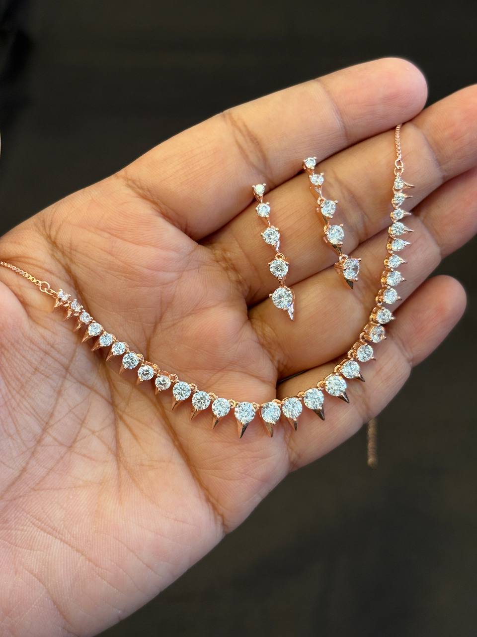 Silver magil necklace with rosegold finish