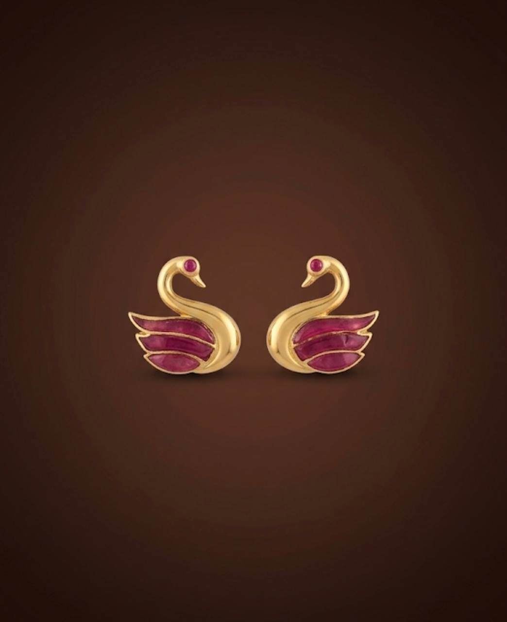Silver swan with gold finish