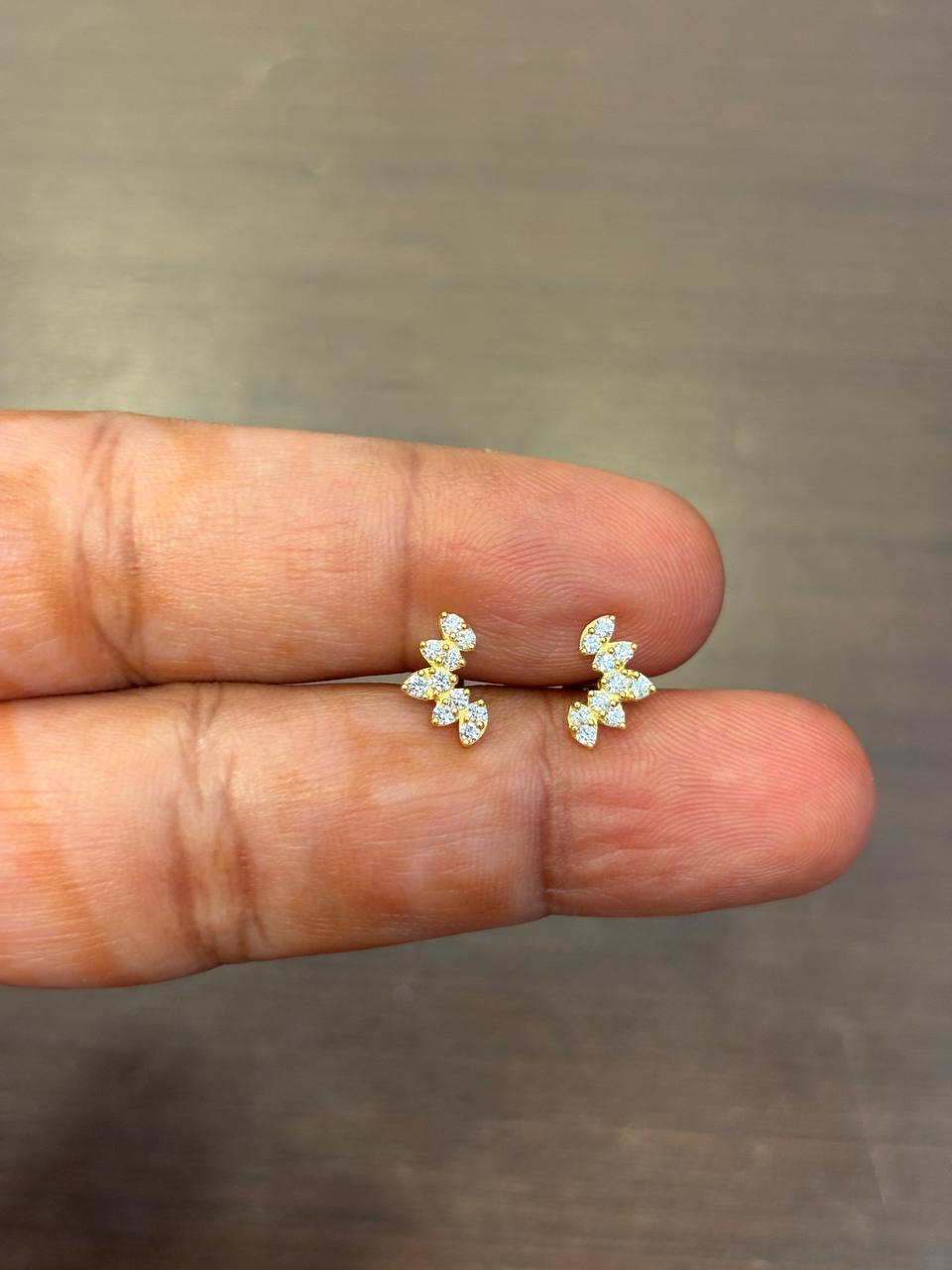 Silver devi second stud with gold finish