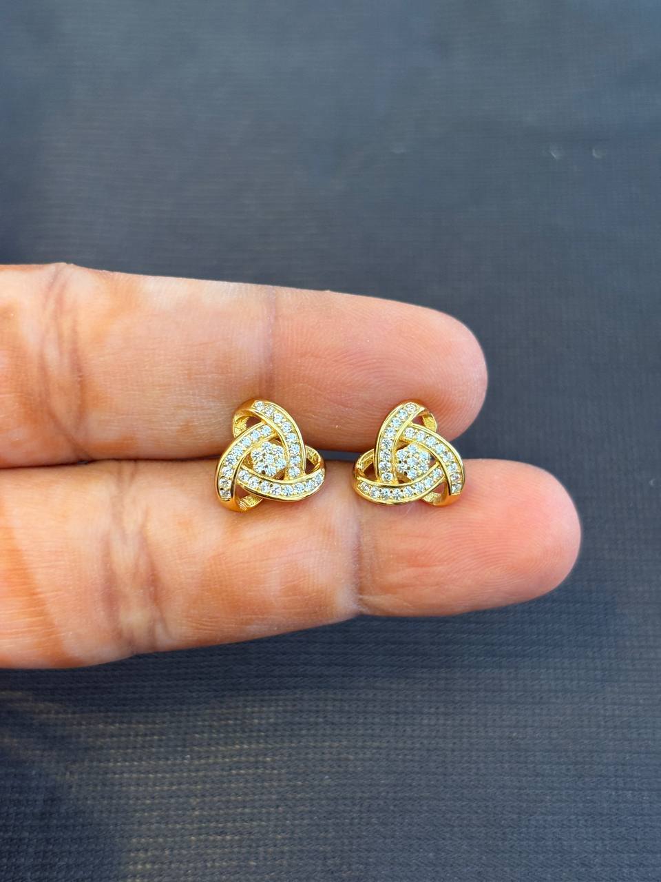 Silver maya stud with gold finish