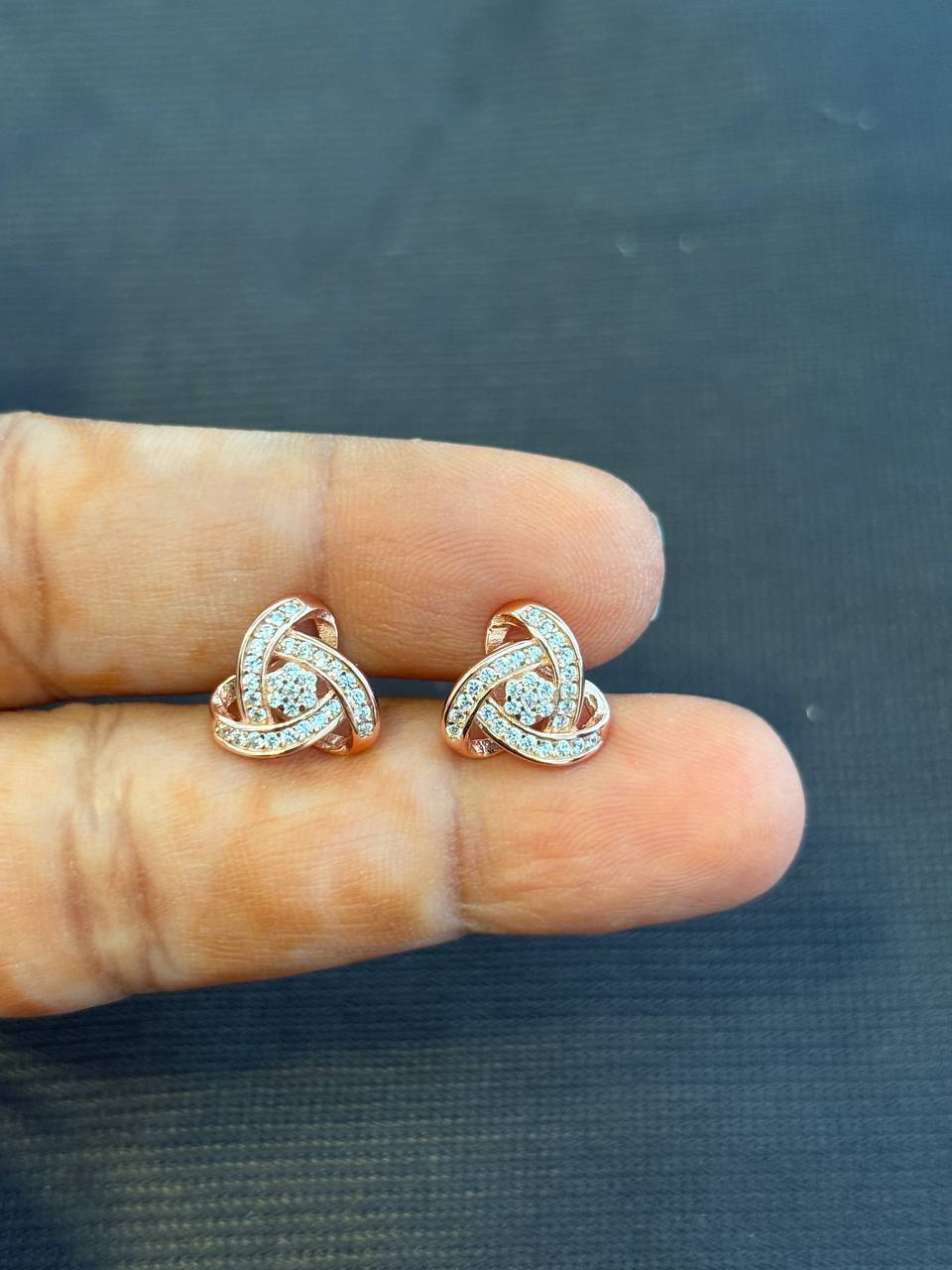 Silver maya stud with rosegold finish