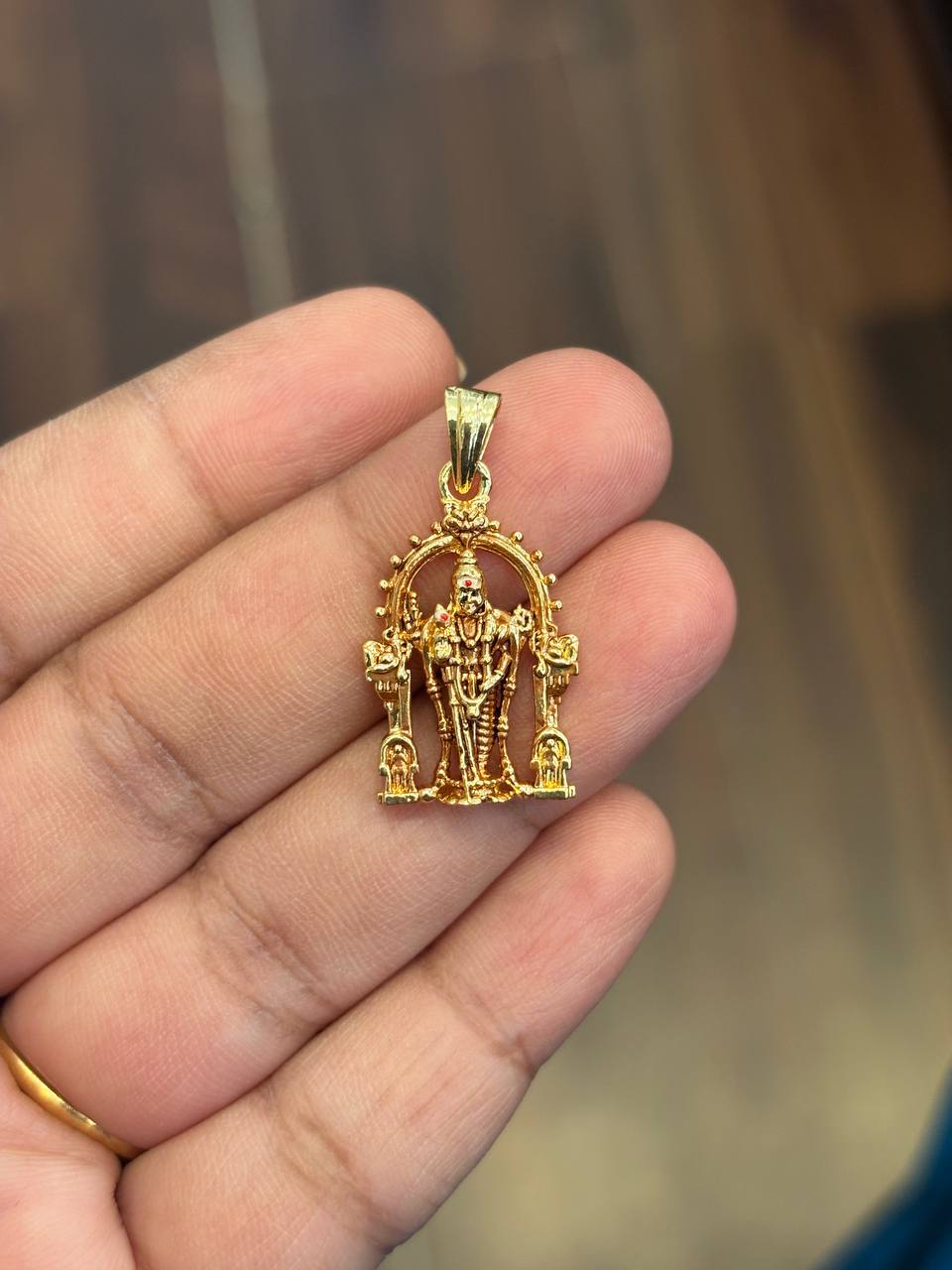 Silver murugan pendant with antique finish