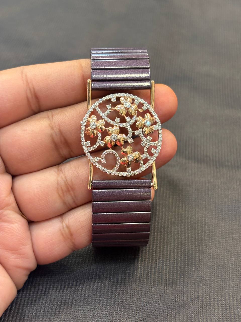 Silver hasika wrist band with rosegold finish