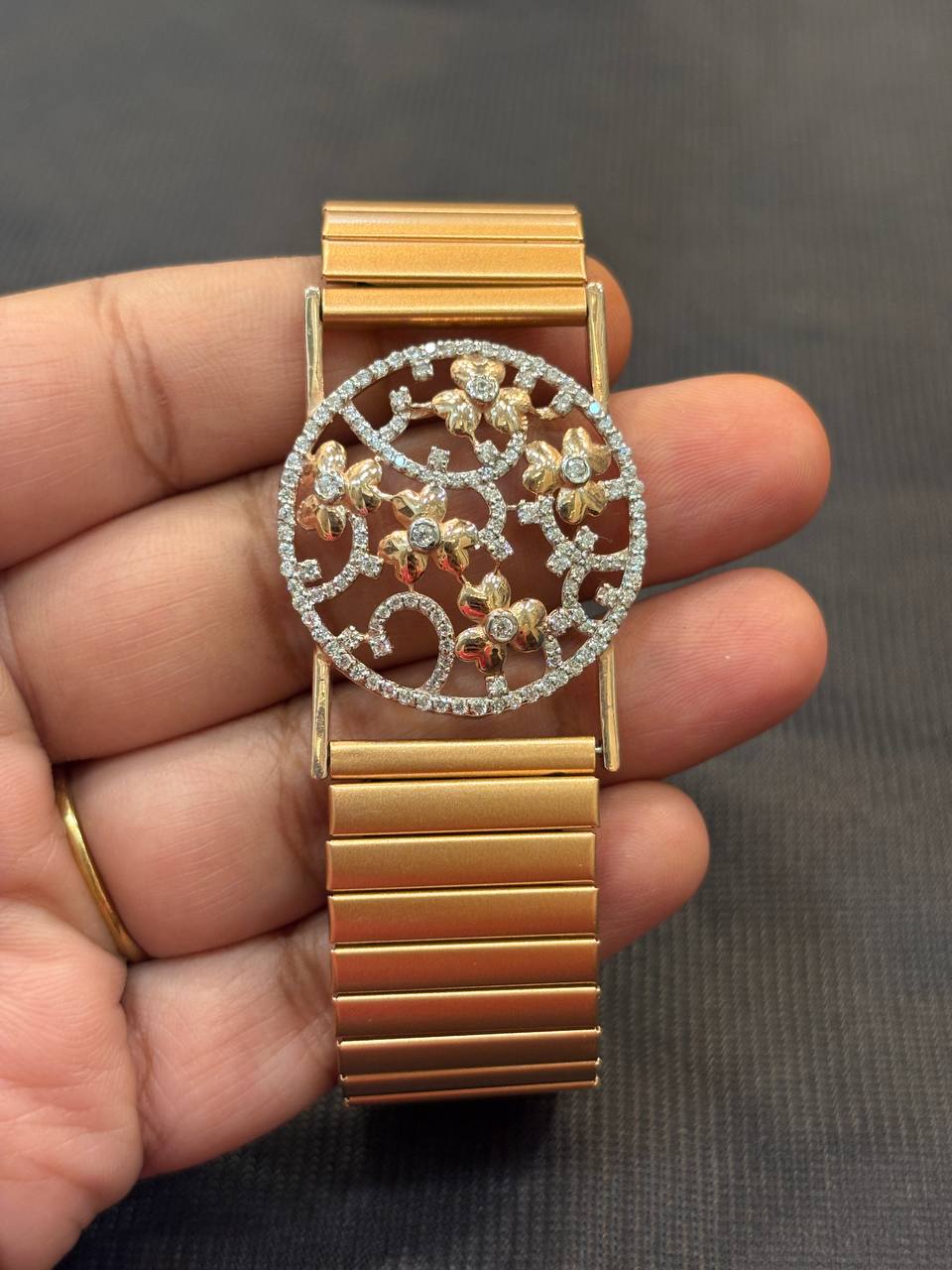 Silver iniya wrist band with rosegold finish