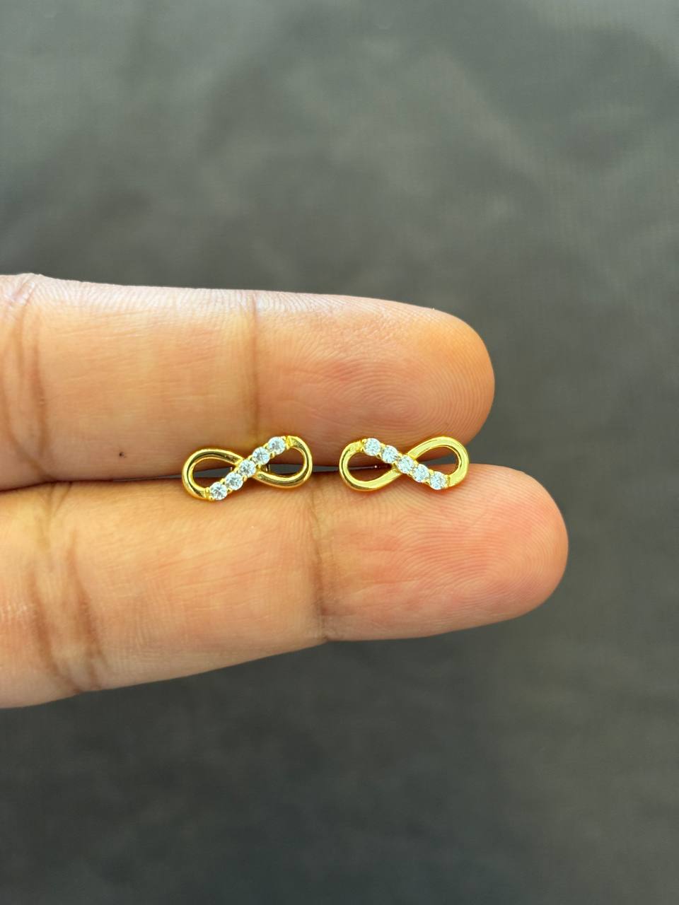 Silver infinity stone gold stud with gold finish