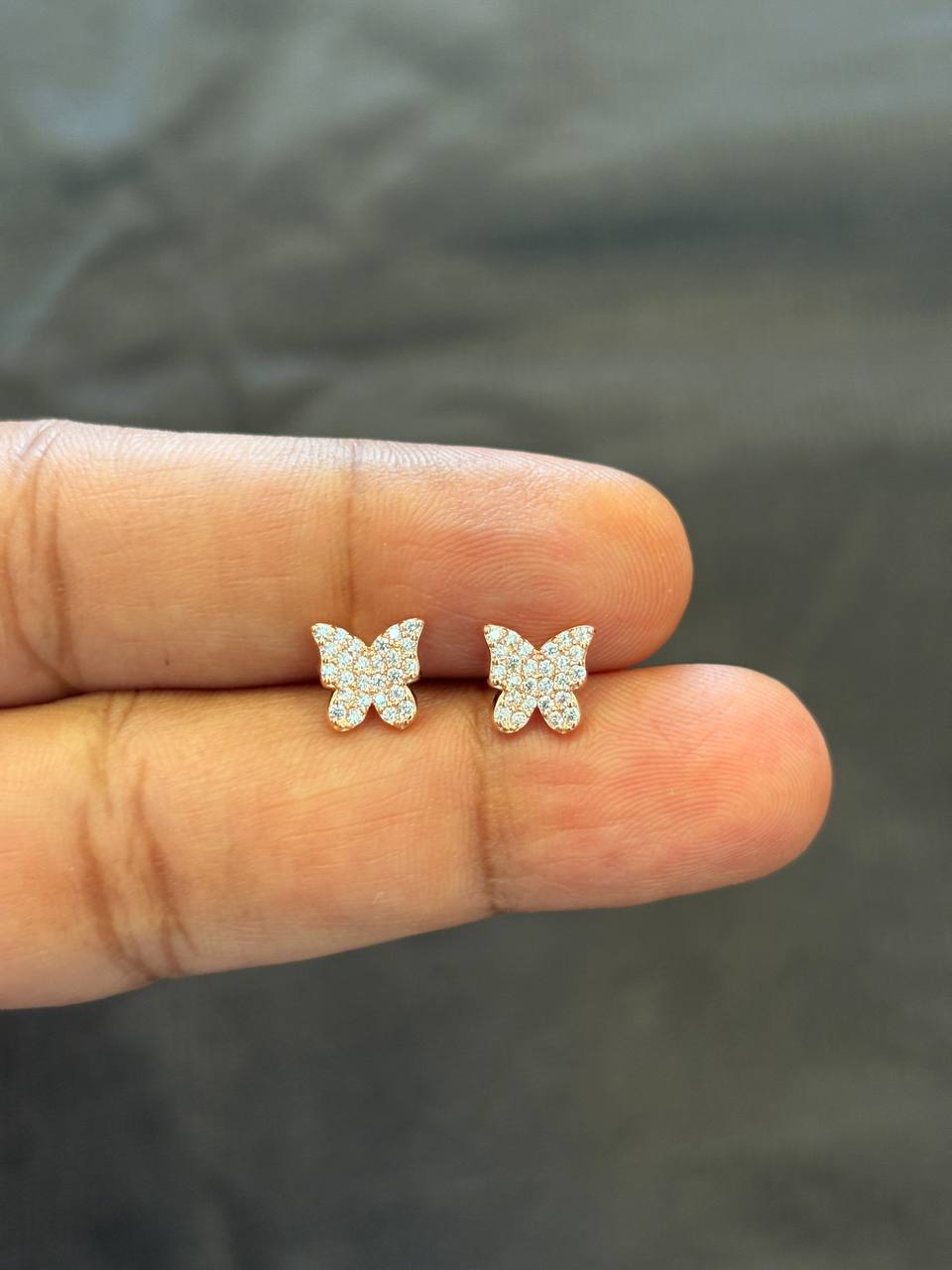Silver liya stud with rosegold finish