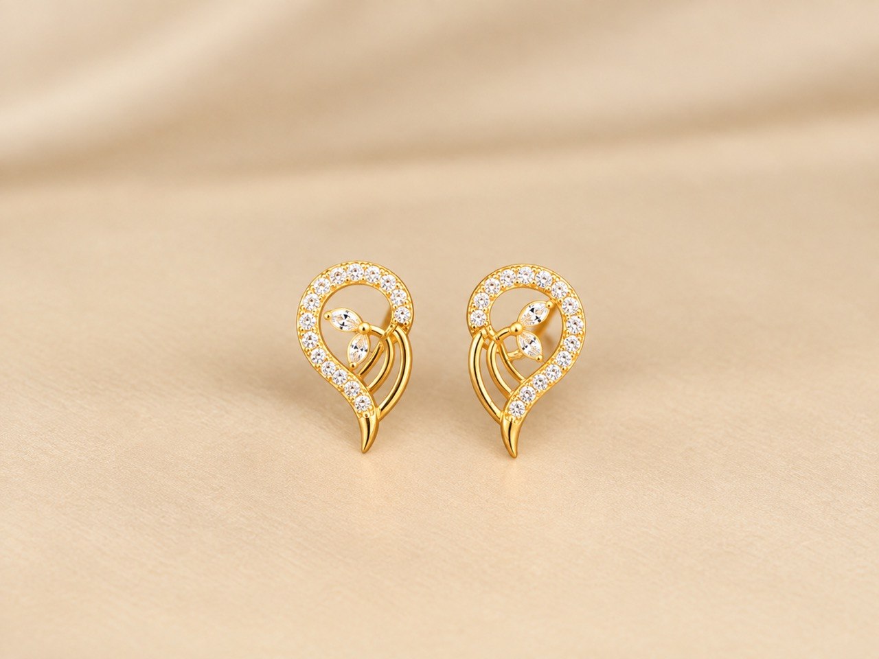 Silver lalidha stud with gold finish