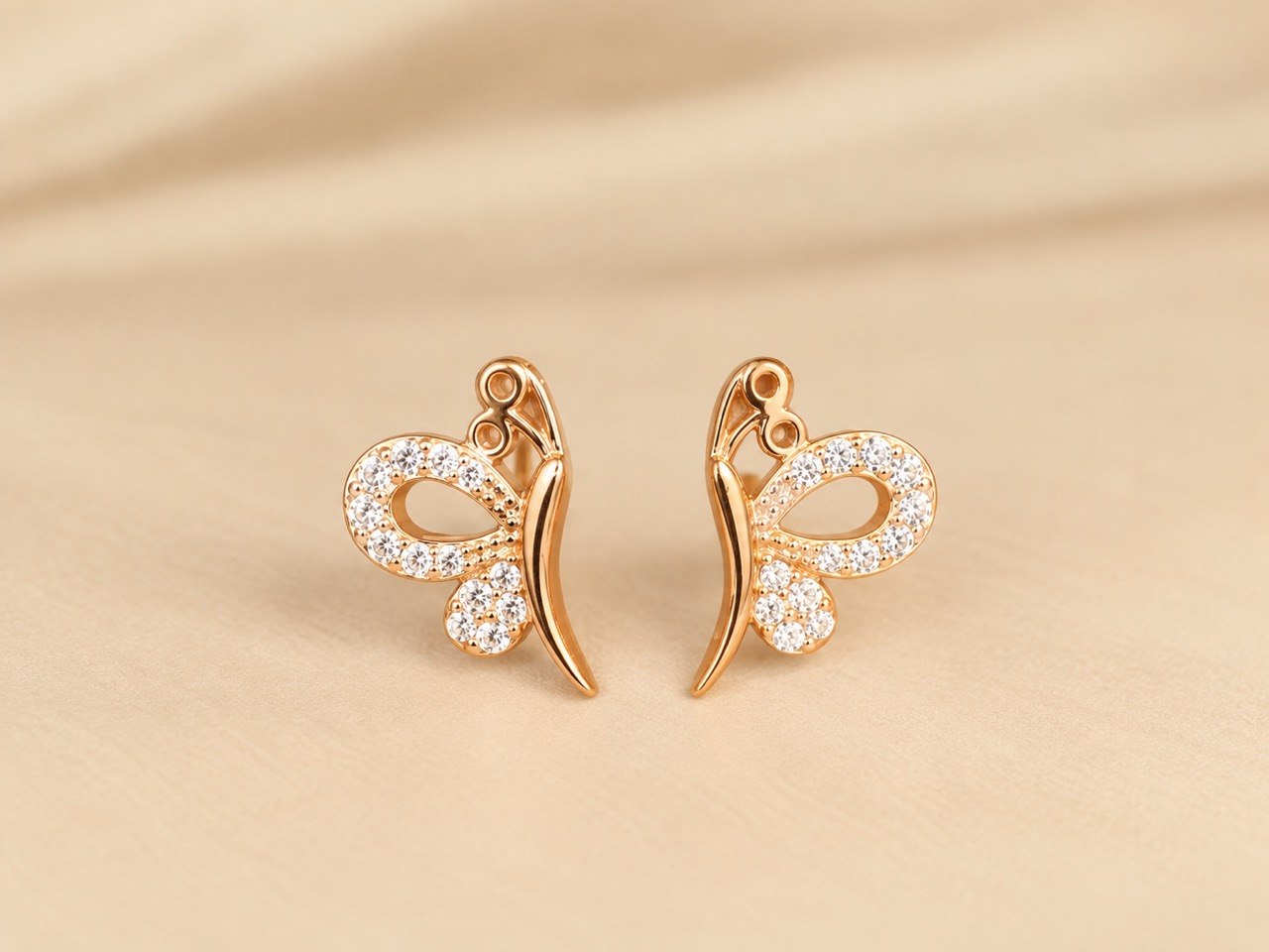Silver stud with rosegold finish