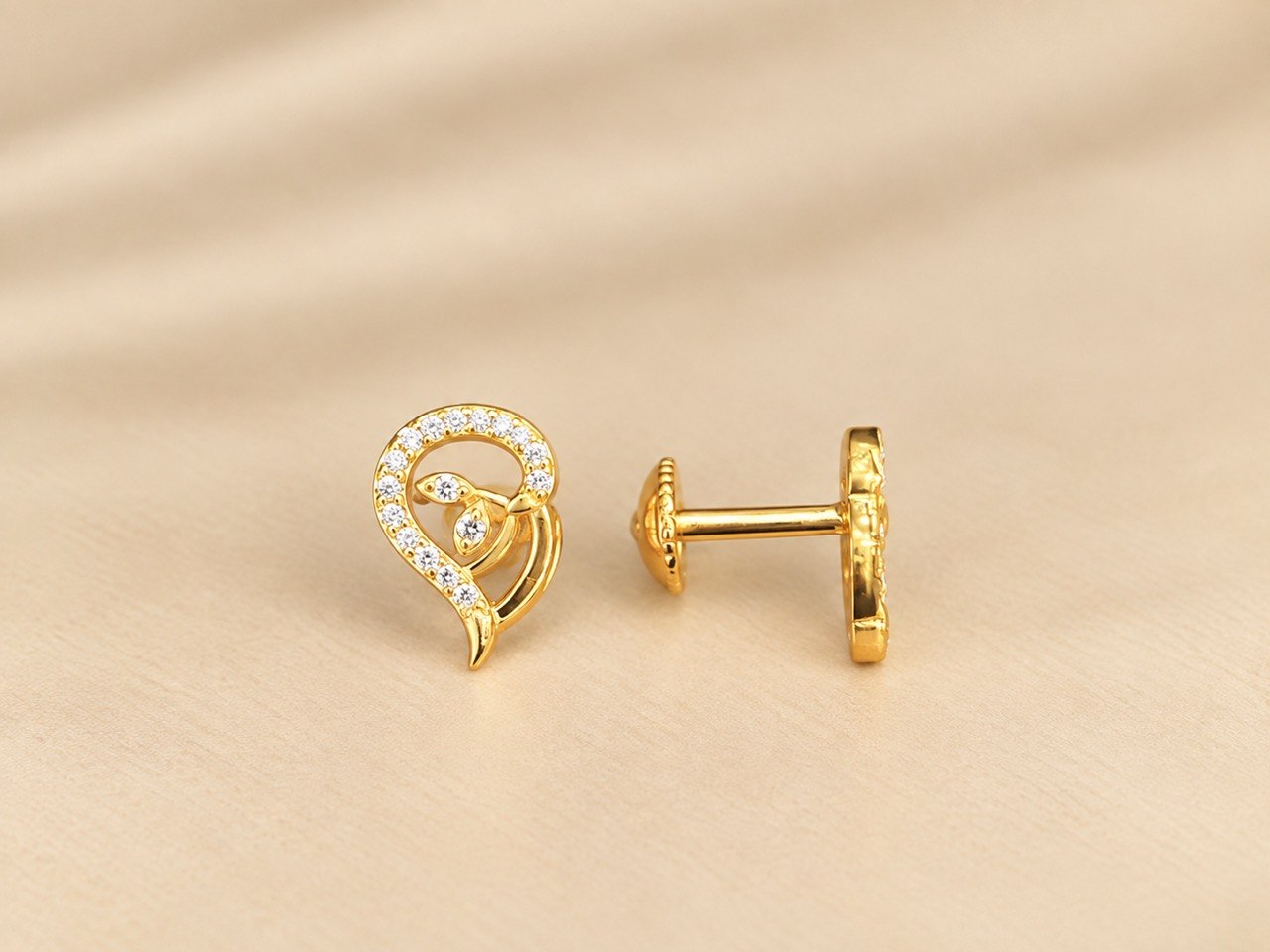 Silver lalidha stud with gold finish