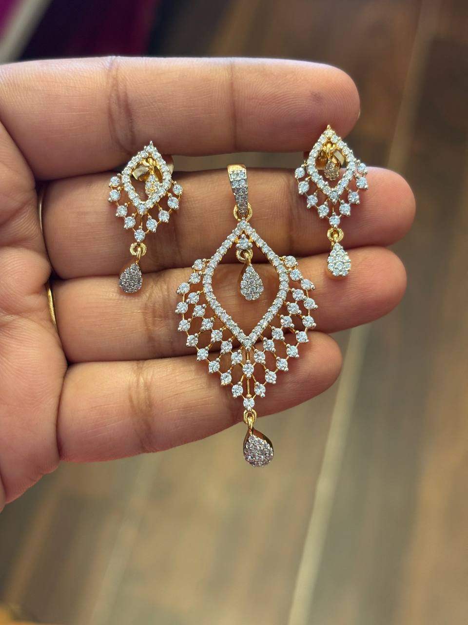 Silver nila pendant set with gold finish(without chain)