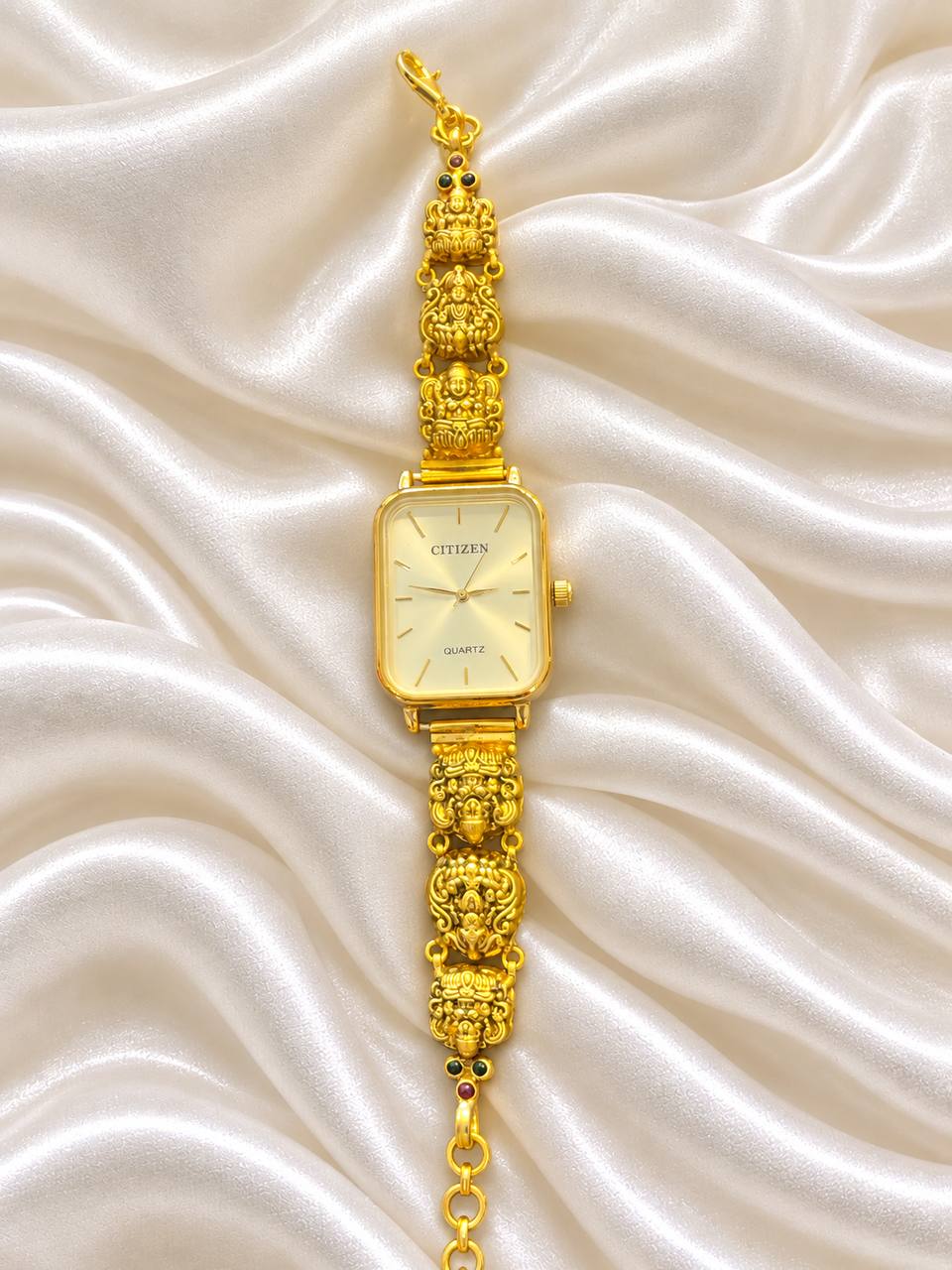 Silver meeraa watch with antique finish