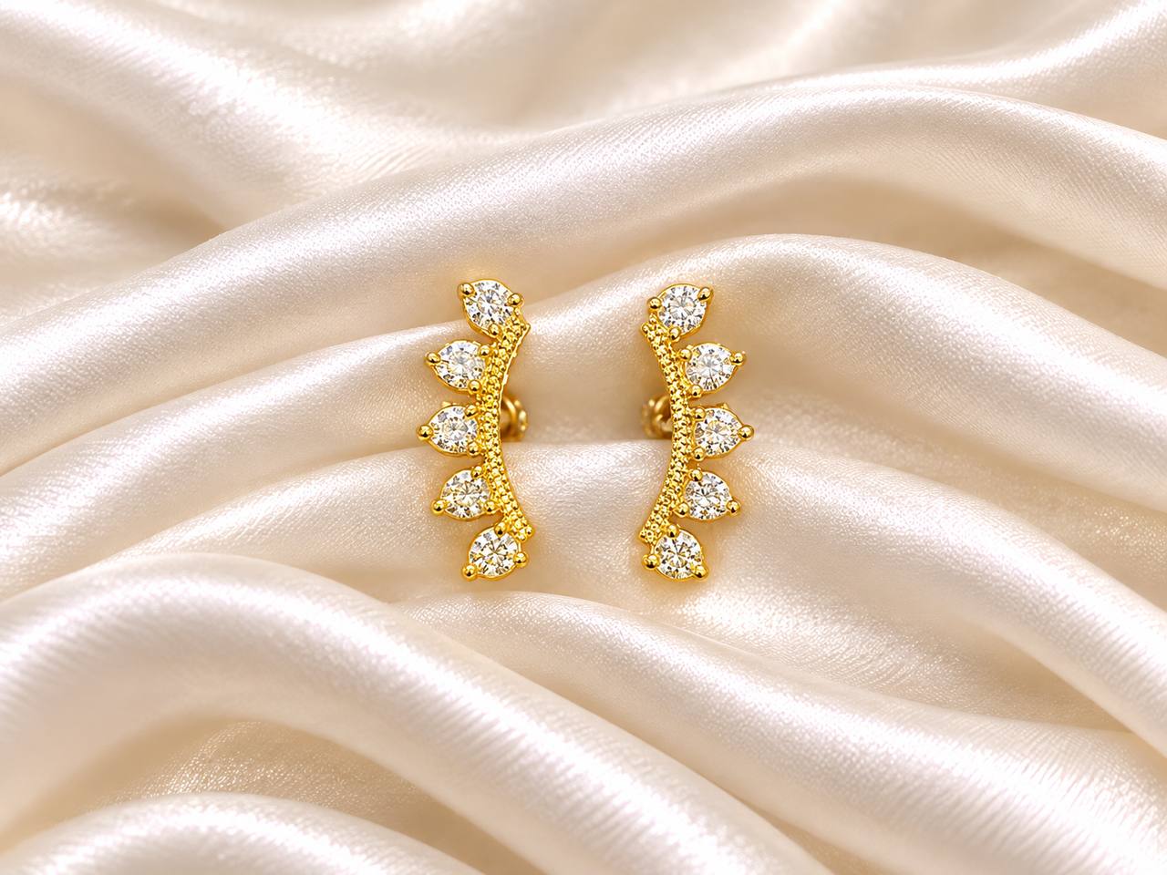 Silver riya stud with gold finish