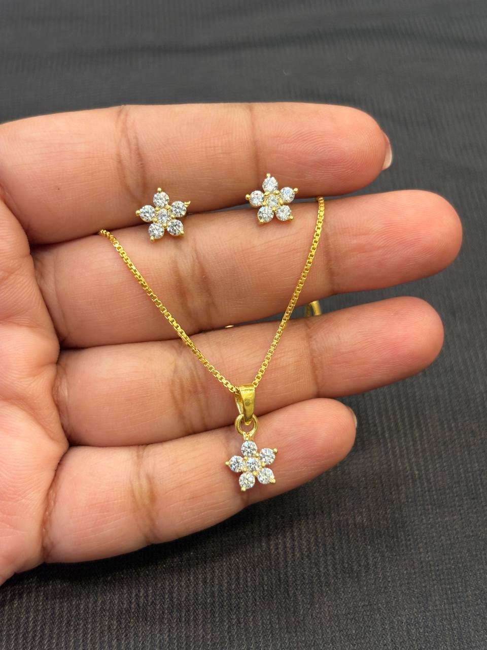 Silver swathi pendant set with gold finish