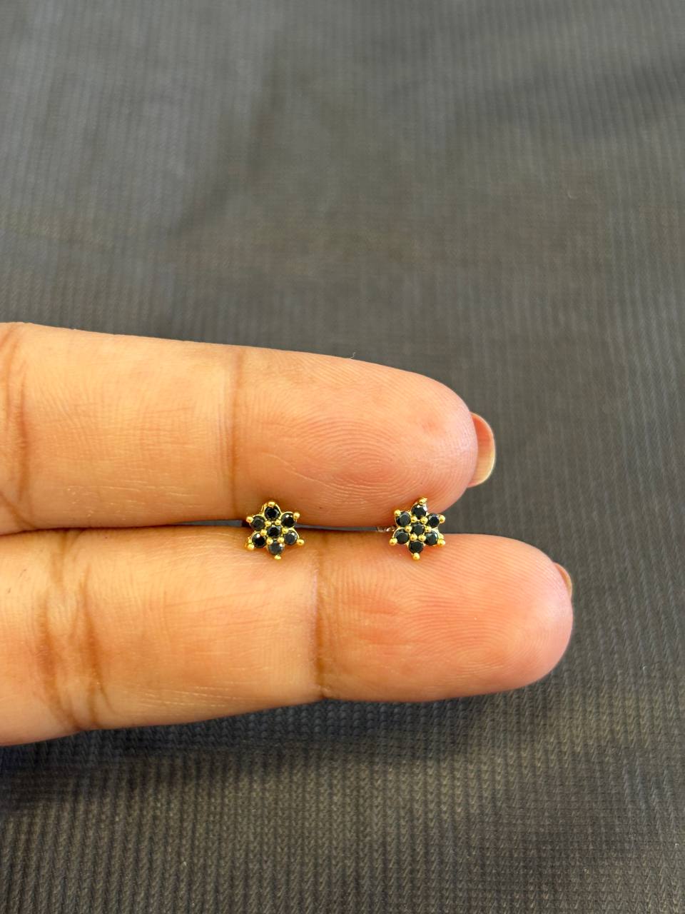 Silver zivara black second stud with gold finish