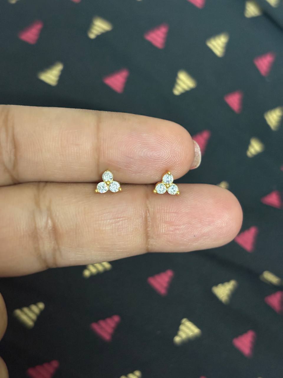 Silver aadhiraa stud with gold finish