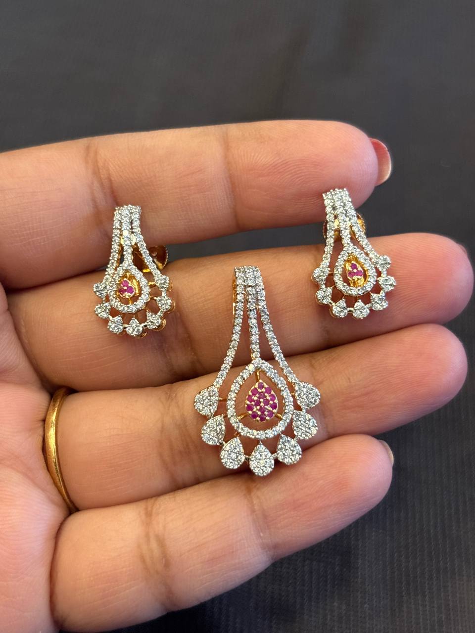 Silver thenmozhi pink pendent set with gold finish(without chain)