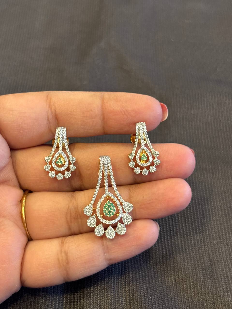 Silver thenmozhi green pendent set with gold finish(without chain)