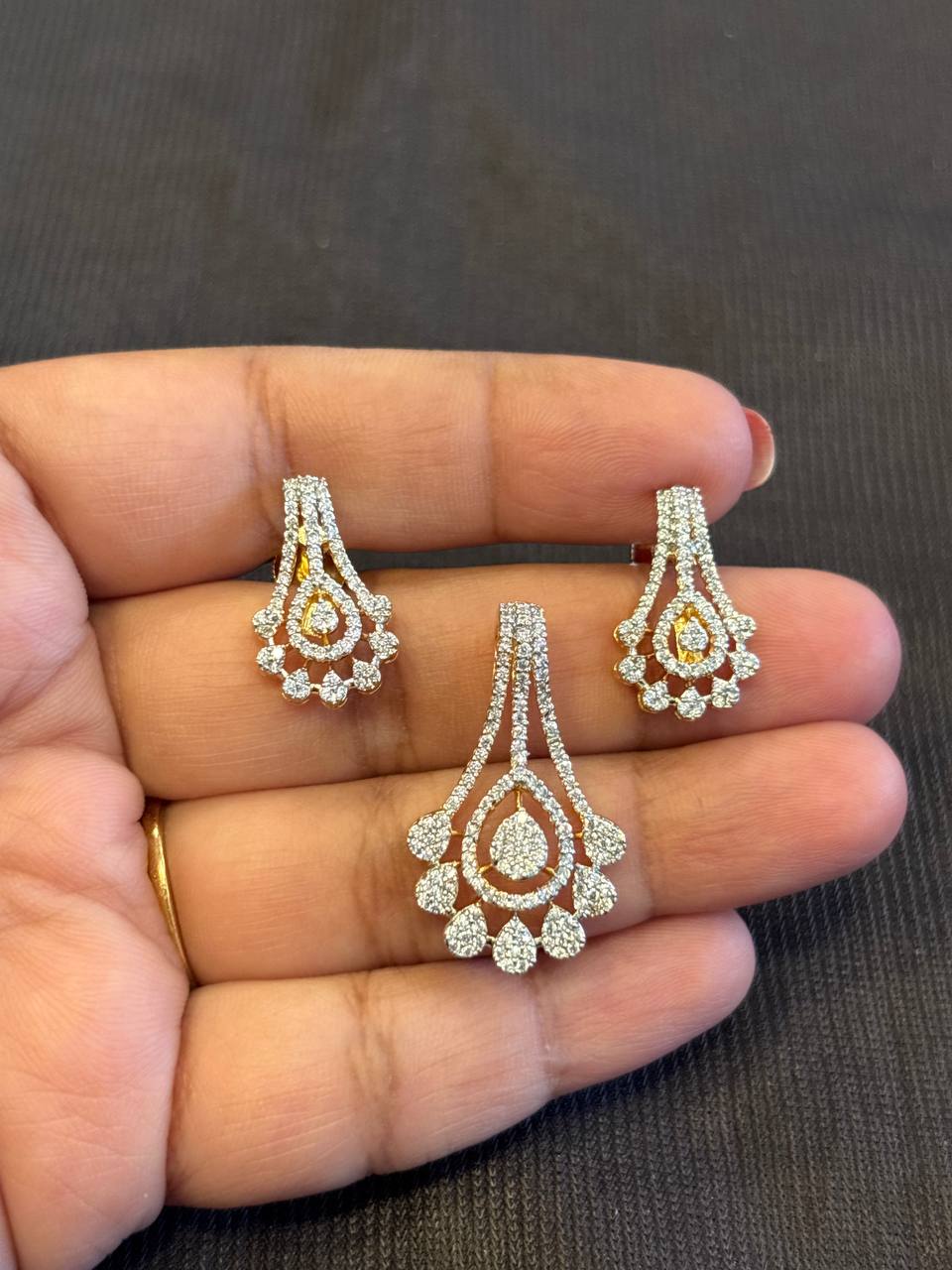 Silver thenmozhi white pendent set with gold finish(without chain)