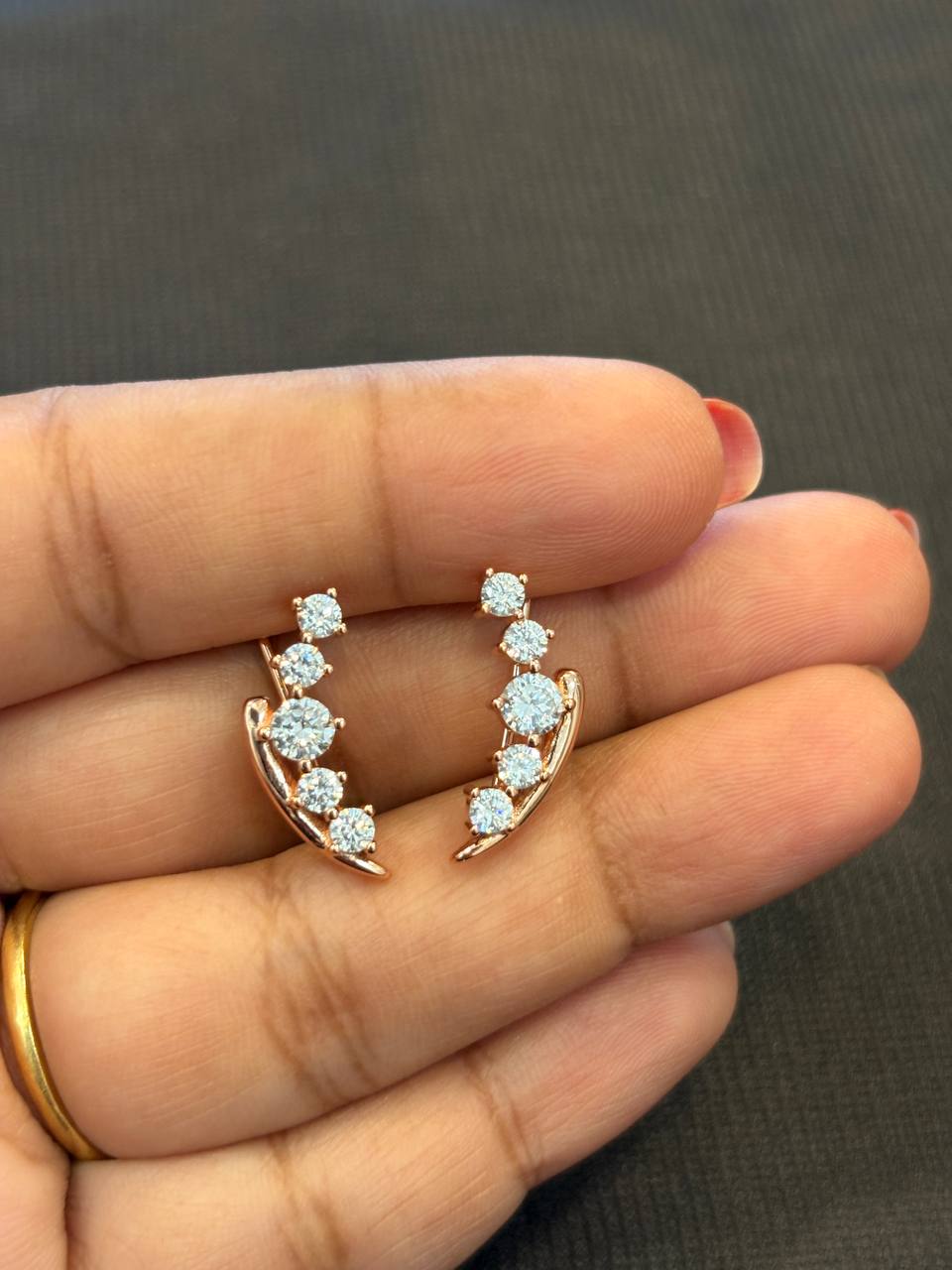 Silver iniya earcuff with rosegold finish