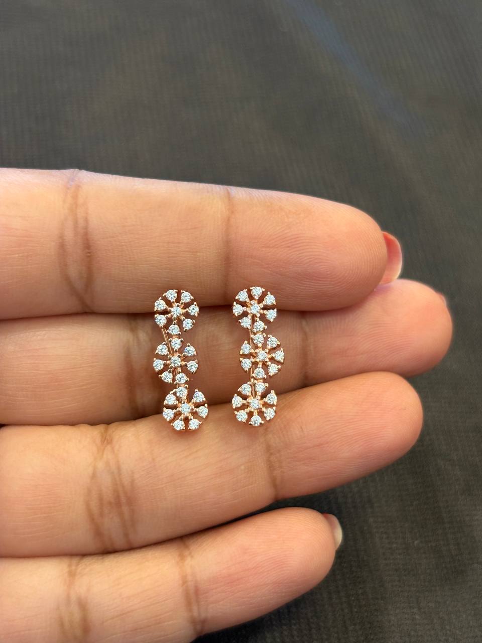 Silver amaya earcuff with rosegold finish