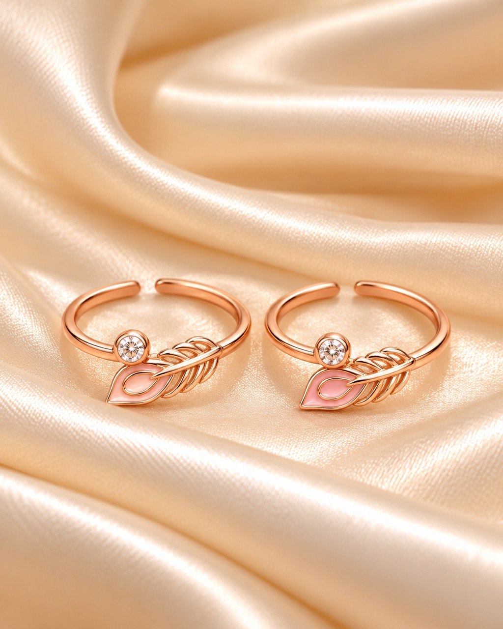 Silver aazhi toe ring with rosegold finish