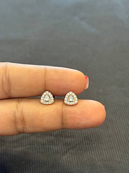 silver tri white stud with rosegold finish